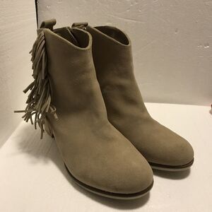 Matisse Women's Cloey Ankle Boots Booties Beige Suede Block Heel Zip Fringe 8M